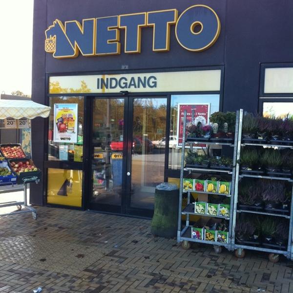 Photo taken at Netto by Lasse M. on 9/27/2011