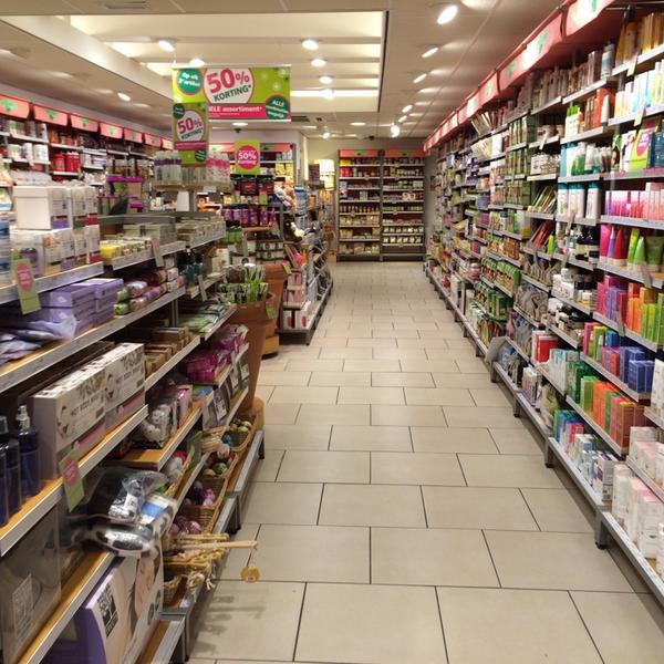 Photo taken at De Tuinen by Saad A. on 3/17/2014