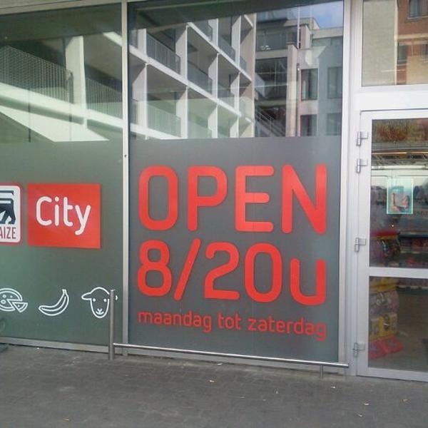 Photo taken at Proxy Delhaize by Eric V. on 5/13/2012