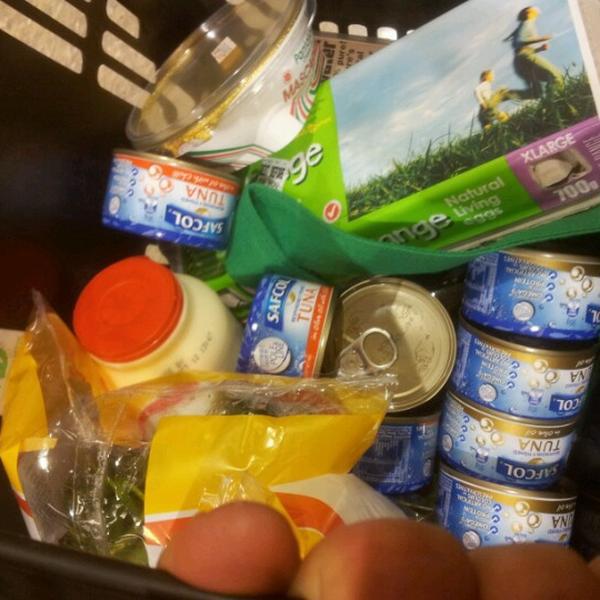 Photo taken at Woolworths by William B. on 10/1/2012-澳洲首都区2615霍尔特帕克斯博览会(哈德威克铬) Photo taken at Woolworths by William B. on 10/1/2012