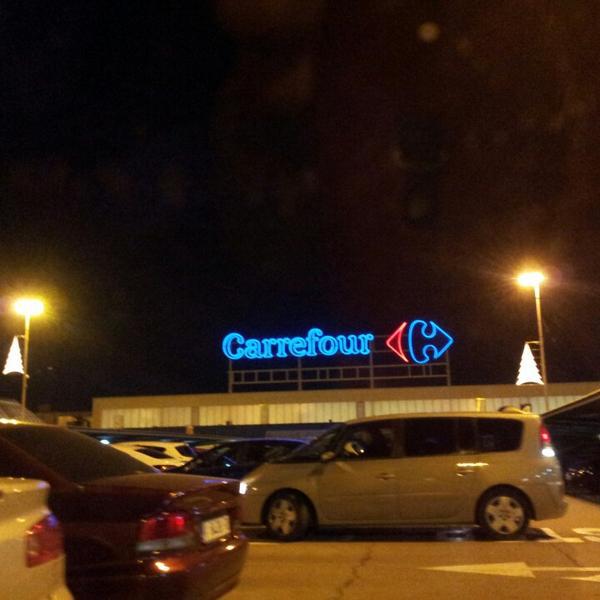 Photo taken at Carrefour Alfafar by Sergio G. on 12/27/2014-西班牙巴伦西亚阿尔法法尔拉阿布费拉大道 Photo taken at Carrefour Alfafar by Sergio G. on 12/27/2014