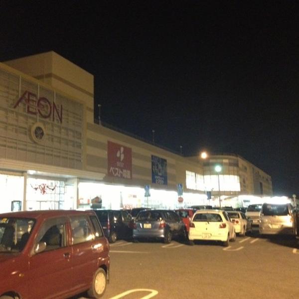 Photo taken at イオン 南风原店 by Tatsuro T. on 11/8/2012-冲绳县字宫平264号 吉之岛超市 Photo taken at イオン 南风原店 by Tatsuro T. on 11/8/2012