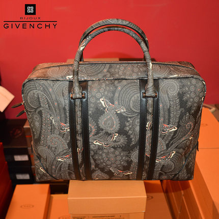 Givenchy/纪梵希欧美正品 男女同款单肩斜跨手提包 BJ05871343001 Givenchy/纪梵希欧美正品 男女同款单肩斜跨手提包 BJ05871343001