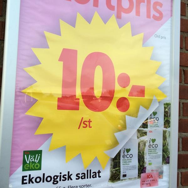 Photo taken at ICA Brunnen by Göran S. on 9/16/2014