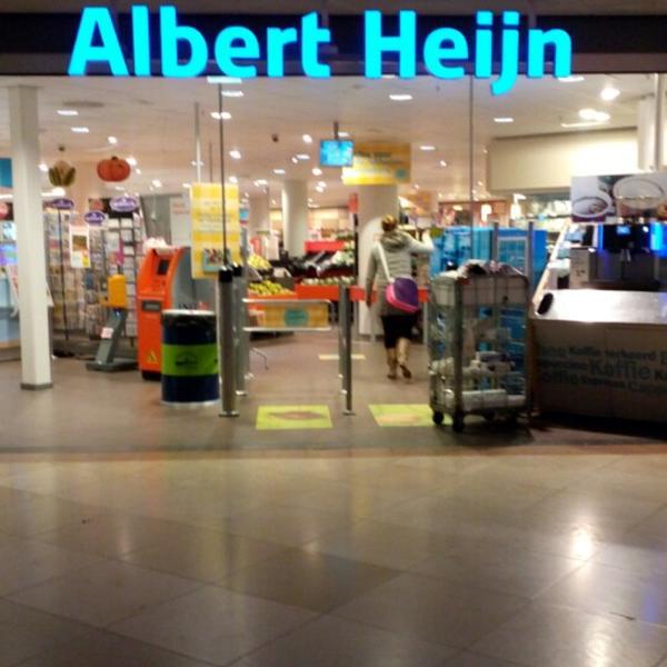 Photo taken at Albert Heijn by Luc L. on 10/15/2014-荷兰乌特勒支哥德贝尔得瓦尔迪亚149号 Photo taken at Albert Heijn by Luc L. on 10/15/2014