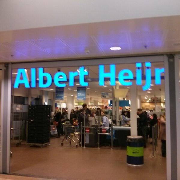 Photo taken at Albert Heijn by Luc L. on 11/30/2013-荷兰乌特勒支哥德贝尔得瓦尔迪亚149号 Photo taken at Albert Heijn by Luc L. on 11/30/2013