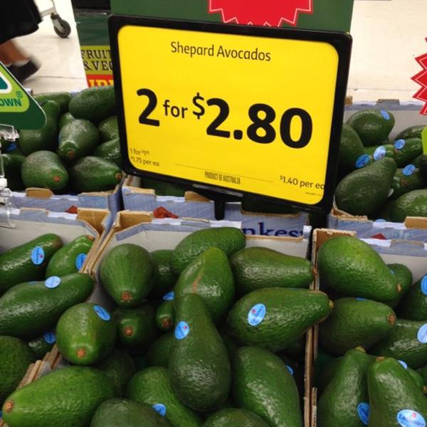 Photo taken at Coles Rising Sun by tsvnq on 3/23/2012-昆士兰州4812 曼丁布朗 罗斯河路(博文路)10-14号 Photo taken at Coles Rising Sun by tsvnq on 3/23/2012