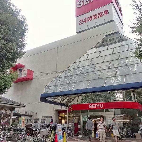 Photo taken at 西友 东阳町店 by yama_kou on 8/24/2013