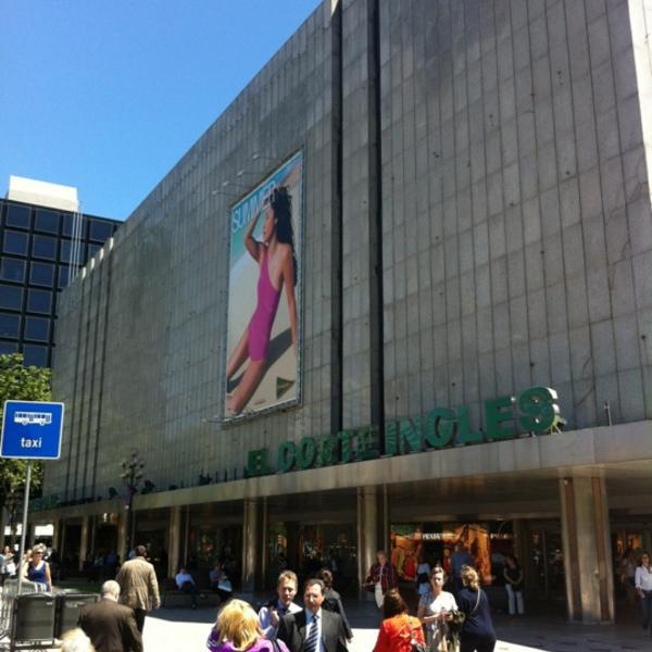 Photo taken at El Corte Inglés by Rochil P. on 5/11/2012