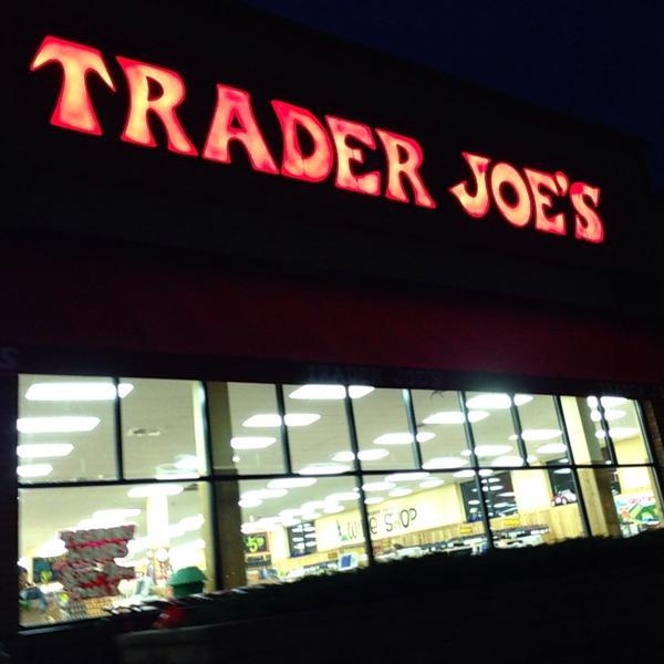 Photo taken at Trader Joe's by Lina on 5/14/2014-美国伊利诺斯州阿冈昆兰德尔南路1800 Photo taken at Trader Joe's by Lina on 5/14/2014