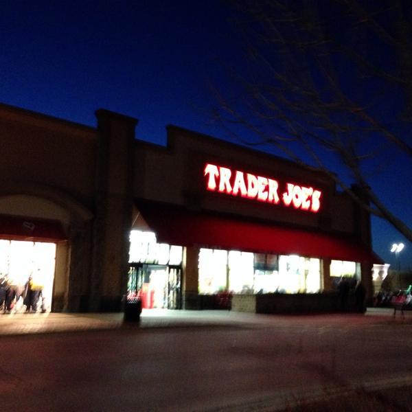 Photo taken at Trader Joe's by Lina on 3/30/2014-美国伊利诺斯州阿冈昆兰德尔南路1800 Photo taken at Trader Joe's by Lina on 3/30/2014