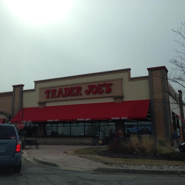 Photo taken at Trader Joe's by Lina on 3/15/2014-美国伊利诺斯州阿冈昆兰德尔南路1800 Photo taken at Trader Joe's by Lina on 3/15/2014