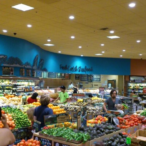 Photo taken at Whole Foods Market by Rene T. on 10/6/2012-美国加利福尼亚州洛杉矶费尔法克斯大道6350 Photo taken at Whole Foods Market by Rene T. on 10/6/2012