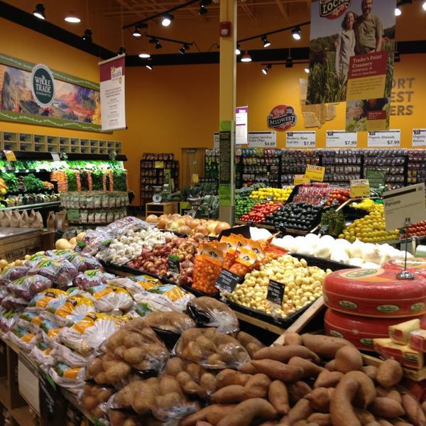 Photo taken at Whole Foods Market by Tom B. on 4/2/2013-印地安那 卡梅尔14598克莱露台大道(146西街) Photo taken at Whole Foods Market by Tom B. on 4/2/2013
