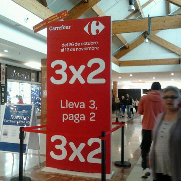 Photo taken at Carrefour Alfafar by Sergio M. on 11/3/2012-西班牙巴伦西亚阿尔法法尔拉阿布费拉大道 Photo taken at Carrefour Alfafar by Sergio M. on 11/3/2012