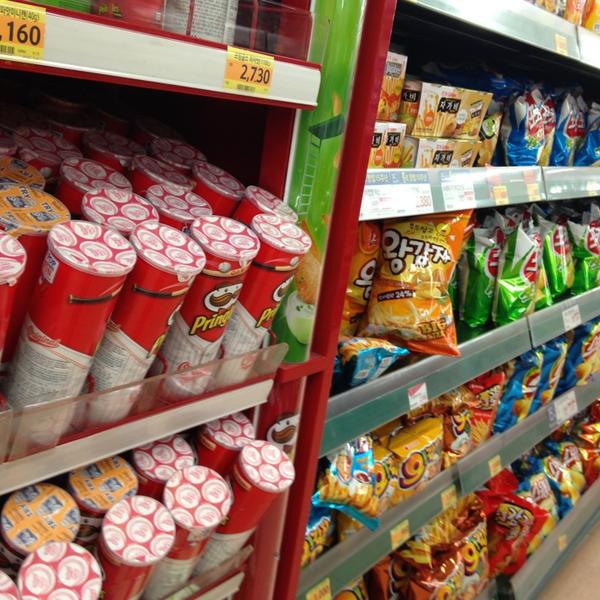 Photo taken at 롯데마트 (LOTTE Mart) by H.J on 3/23/2013-全北全州完山区240乐天超市 Photo taken at 롯데마트 (LOTTE Mart) by H.J on 3/23/2013