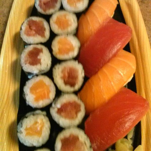 Photo taken at Wegmans by Elizabeth L. on 4/5/2013-美国纽约州锡拉丘兹奥内达加大道4722 Photo taken at Wegmans by Elizabeth L. on 4/5/2013