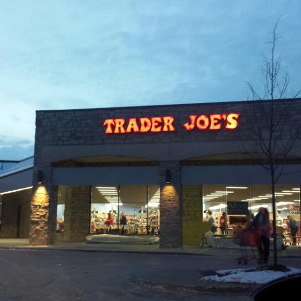 Photo taken at Trader Joe's by Tamon K. on 2/20/2015-俄亥俄 都柏林锯木厂路6355(在都柏林-威路) Photo taken at Trader Joe's by Tamon K. on 2/20/2015