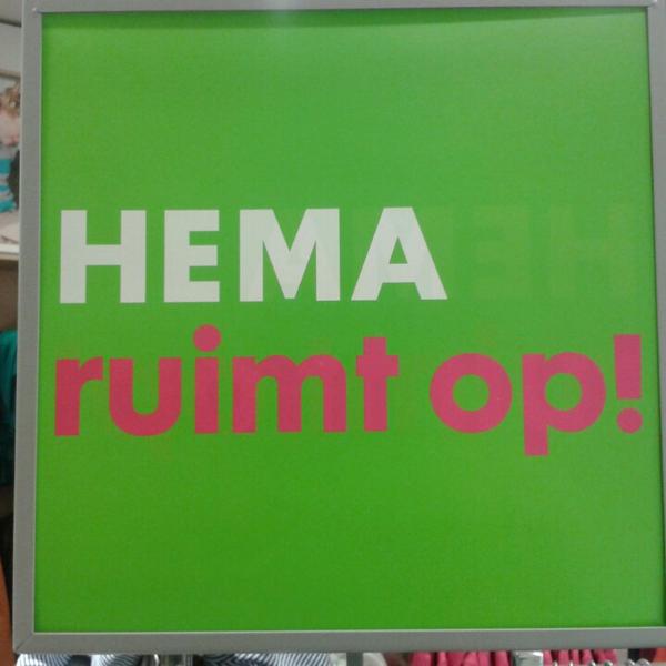 Photo taken at HEMA by Jessica v. on 1/7/2014-荷兰北荷兰省霍夫多普圩区广场209 Photo taken at HEMA by Jessica v. on 1/7/2014