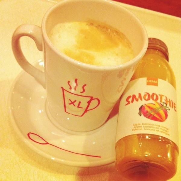 Photo taken at HEMA by Sharon M. on 2/8/2014-荷兰北荷兰省霍夫多普圩区广场209 Photo taken at HEMA by Sharon M. on 2/8/2014