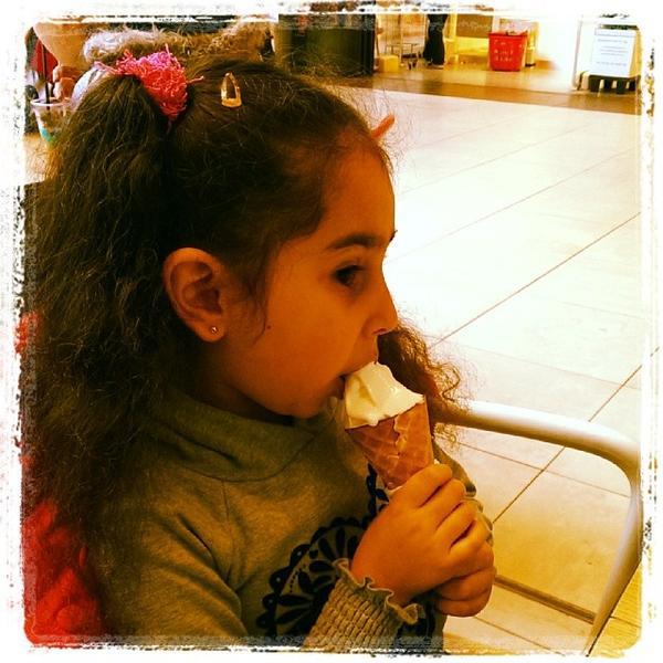 Photo taken at HEMA by Isıl G. on 2/2/2014-荷兰北荷兰省霍夫多普圩区广场209 Photo taken at HEMA by Isıl G. on 2/2/2014