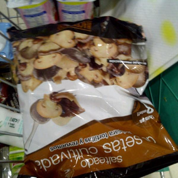 Photo taken at Mercadona by Enzo M. on 2/27/2012