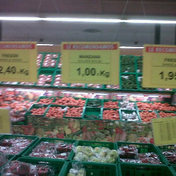 Photo taken at Mercadona by Chuchi E. on 5/9/2012