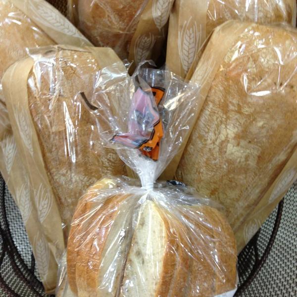 Photo taken at Whole Foods Market by Shawn B. on 4/5/2013-佛罗里达州劳德代尔堡联邦高速路2000号(在第19大街和21大街之间) Photo taken at Whole Foods Market by Shawn B. on 4/5/2013