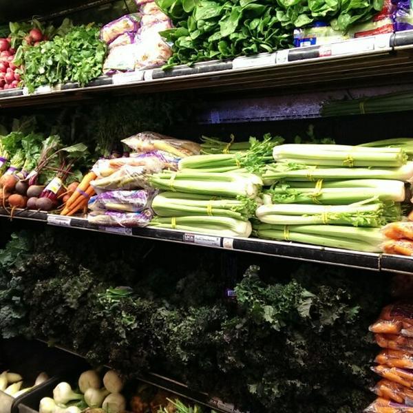 Photo taken at Whole Foods Market by Juan S. on 11/12/2014-加尼福尼亚 圣莫尼卡威尔夏大道2201(第22街和23街之间) Photo taken at Whole Foods Market by Juan S. on 11/12/2014