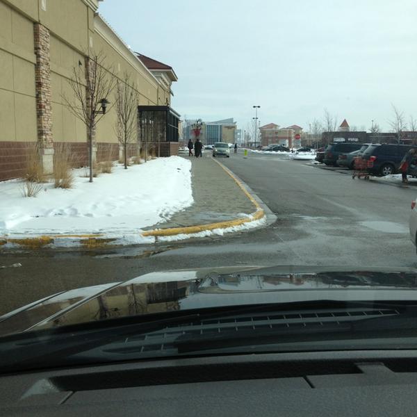 Photo taken at Trader Joe's by Skipper on 2/23/2013-明尼苏达州梅普尔格罗夫埃尔姆克里克大道12105号 Photo taken at Trader Joe's by Skipper on 2/23/2013