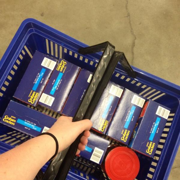 Photo taken at Aldi by Sarah H. on 8/2/2013-伊利诺60647 芝加哥 密尔沃基大道北(莱维特街及万巴尼撒大道之间)1767号 Photo taken at Aldi by Sarah H. on 8/2/2013