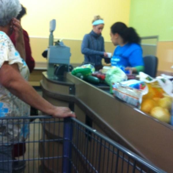 Photo taken at Aldi by Stephanie R. on 6/3/2013-伊利诺60647 芝加哥 密尔沃基大道北(莱维特街及万巴尼撒大道之间)1767号 Photo taken at Aldi by Stephanie R. on 6/3/2013