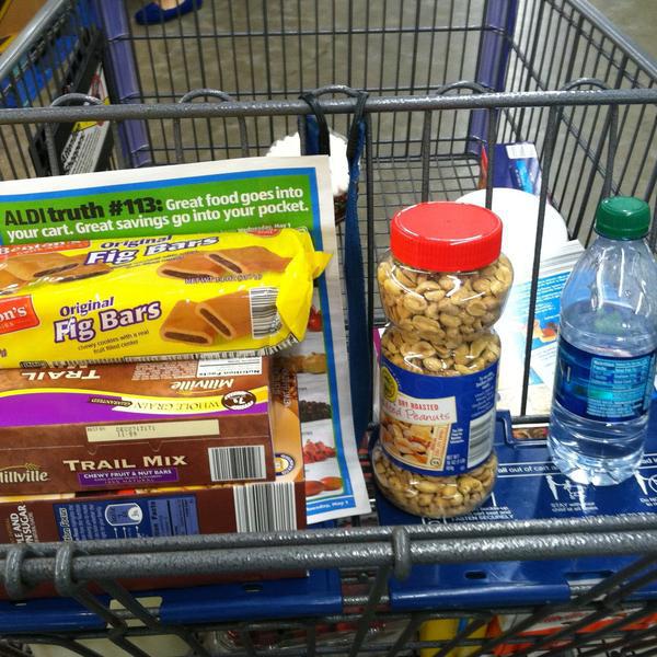 Photo taken at Aldi by Dee Anthony V. on 5/4/2013-伊利诺60647 芝加哥 密尔沃基大道北(莱维特街及万巴尼撒大道之间)1767号 Photo taken at Aldi by Dee Anthony V. on 5/4/2013