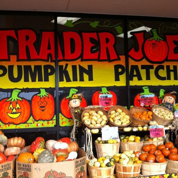 Photo taken at Trader Joe's by Steve B. on 10/9/2012-加利福尼亚州长滩贝尔斯登街风铃草大道北2222号 Photo taken at Trader Joe's by Steve B. on 10/9/2012