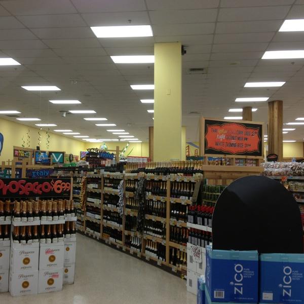 Photo taken at Trader Joe's by Caroline S. on 3/17/2013-加尼福尼亚旧金山雍大街3(在吉里大道) Photo taken at Trader Joe's by Caroline S. on 3/17/2013