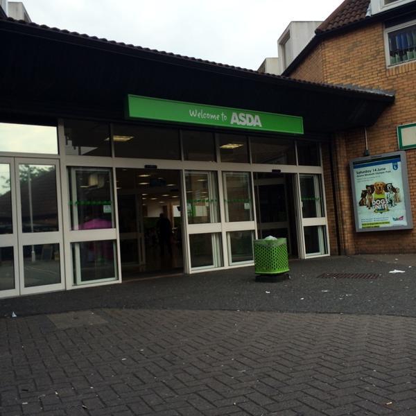 Photo taken at ASDA by Tu . on 5/17/2014