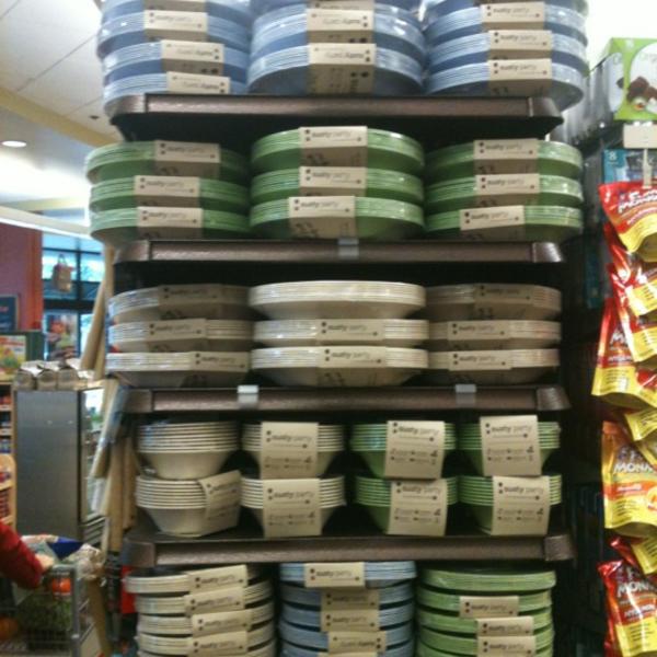 Photo taken at Whole Foods Market by Jessica H. on 5/22/2012-美国马萨诸塞州波士顿韦斯特兰大道15 Photo taken at Whole Foods Market by Jessica H. on 5/22/2012