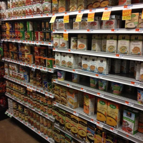 Photo taken at Whole Foods Market by Edwin T. on 10/7/2012-美国马萨诸塞州波士顿韦斯特兰大道15 Photo taken at Whole Foods Market by Edwin T. on 10/7/2012