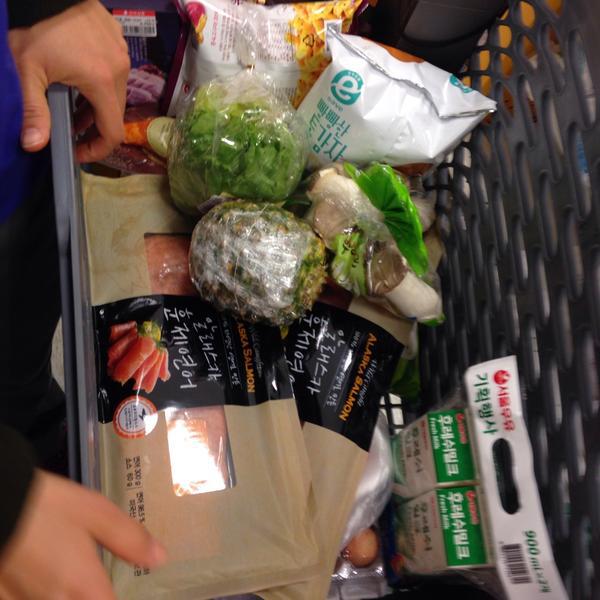 Photo taken at 이마트 (E-Mart) by SINA L. on 12/30/2014-济州西归浦市9209易买得超市 Photo taken at 이마트 (E-Mart) by SINA L. on 12/30/2014