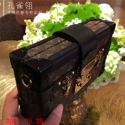 Louis Vuitton路易威登lv女包16春款PETITE MALLE 单肩包M40273 Louis Vuitton路易威登lv女包16春款PETITE MALLE 单肩包M40273