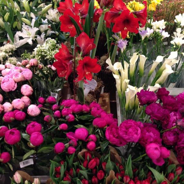 Photo taken at Whole Foods Market by Pat G. on 12/14/2012-加利福尼亚州伯克利阿什比大路电报大道3000号 Photo taken at Whole Foods Market by Pat G. on 12/14/2012