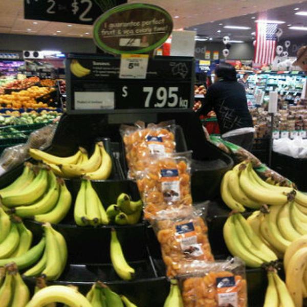 Photo taken at Woolworths by Nur K. on 10/29/2011