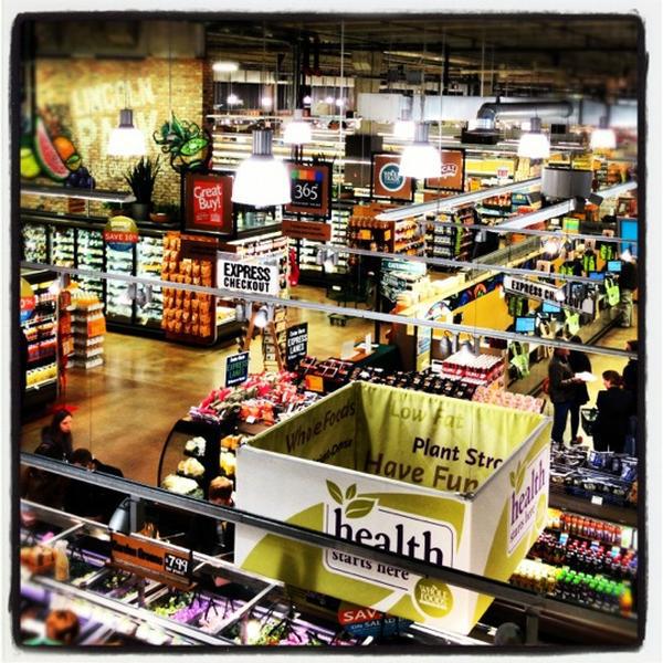 Photo taken at Whole Foods Market by Clotildes M. on 10/11/2012-美国芝加哥金斯伯里街1550 Photo taken at Whole Foods Market by Clotildes M. on 10/11/2012