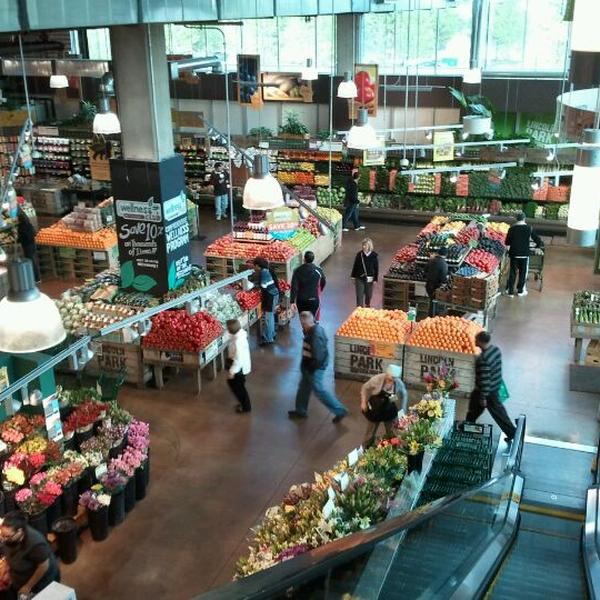 Photo taken at Whole Foods Market by Sam Y. on 4/21/2012-美国芝加哥金斯伯里街1550 Photo taken at Whole Foods Market by Sam Y. on 4/21/2012