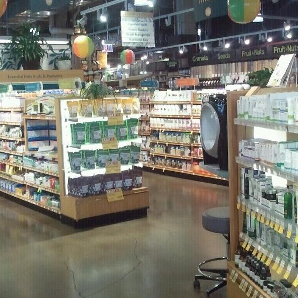 Photo taken at Whole Foods Market by Pat B. on 6/1/2013-美国芝加哥金斯伯里街1550 Photo taken at Whole Foods Market by Pat B. on 6/1/2013