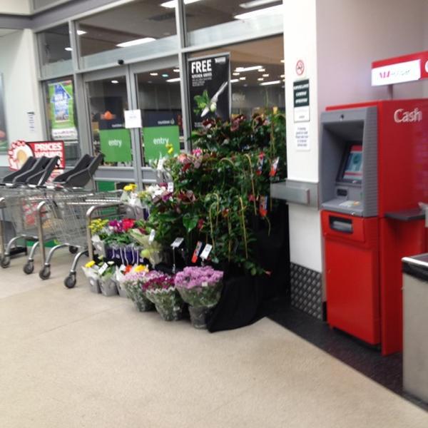 新西兰当地居民买的品牌Countdown超市奥克兰市店图片库