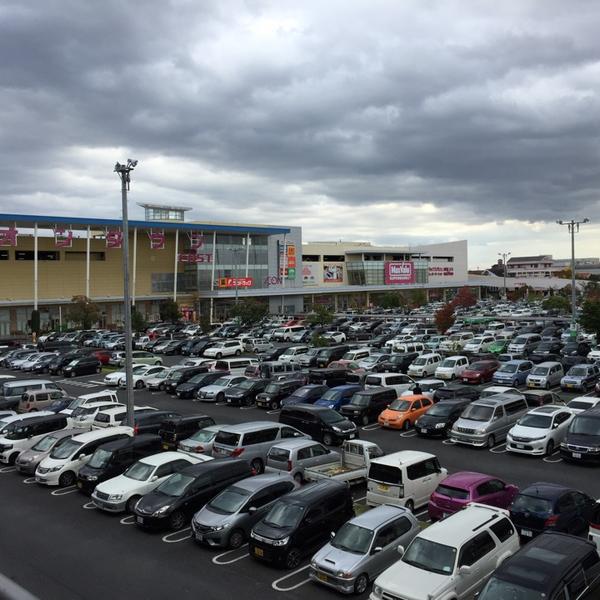 Photo taken at イオンタウン大垣 by ru_tya on 11/15/2014-岐阜县大垣市三冢町丹瀬463-1号 泉屋百货 Photo taken at イオンタウン大垣 by ru_tya on 11/15/2014