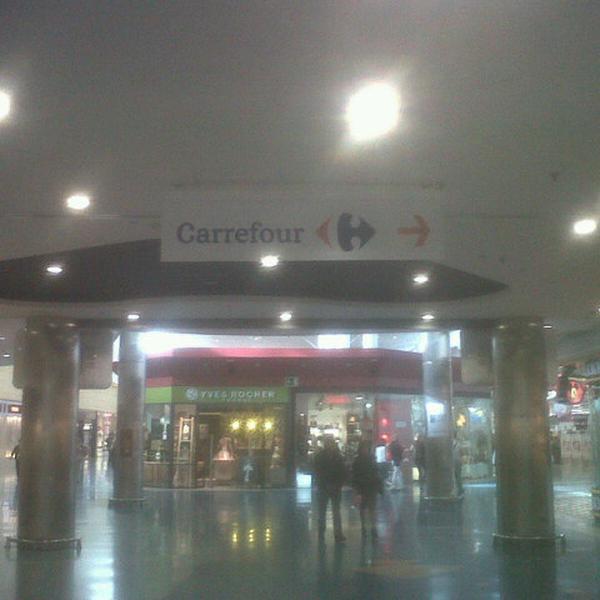Photo taken at Carrefour El Saler by elpanajorge g. on 10/24/2012-西班牙巴伦西亚洛佩兹皮尼罗教授大道16号 Photo taken at Carrefour El Saler by elpanajorge g. on 10/24/2012