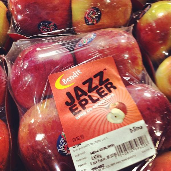 Photo taken at Meny by John-Erik V. on 7/25/2012