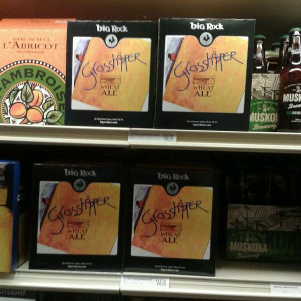 Photo taken at LCBO by Timo T. on 10/5/2012-加拿大安大略省桑德贝雷霆中心威廉堡路969 Photo taken at LCBO by Timo T. on 10/5/2012